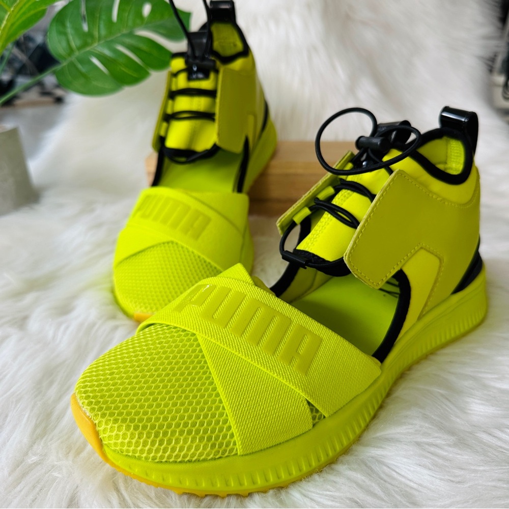 NWT PUMA Fenty by Rihanna Fenty Avid Cut-out Lime Leather Sneakers, 9.5